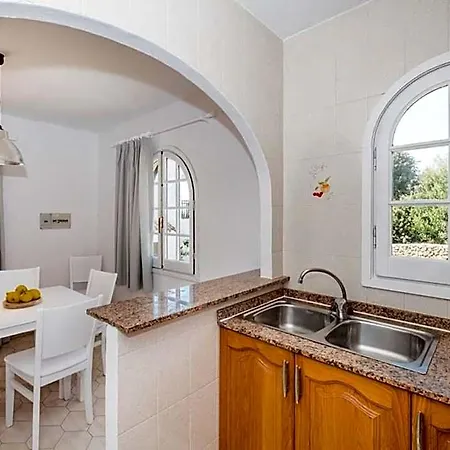 Guest house Girasol Garden Superior 2-a
